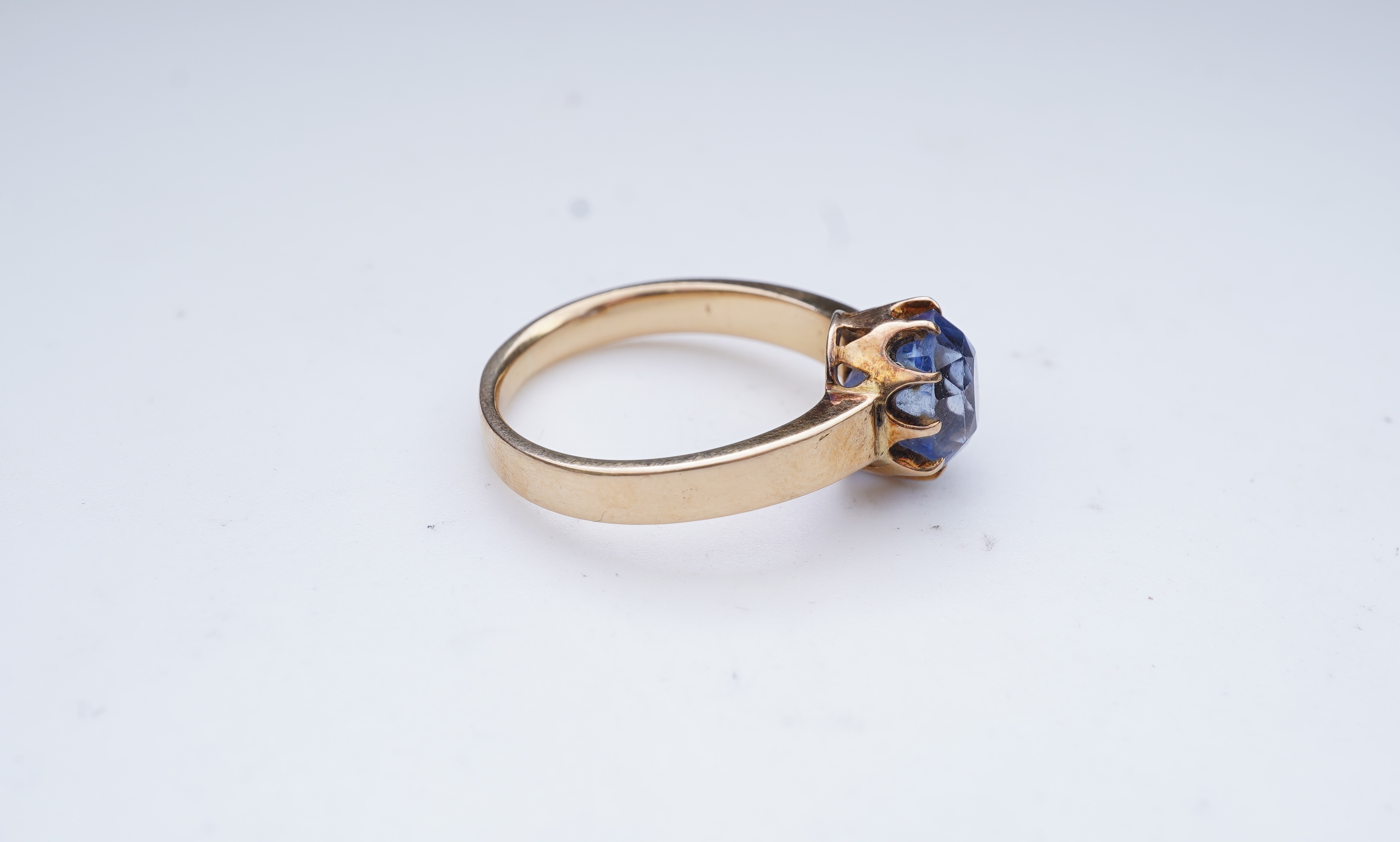 A sapphire ring, early 20th century